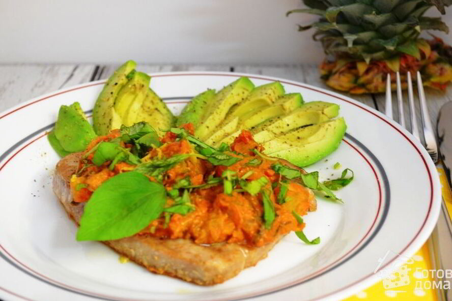 Рецепт тунцовых стейков с ананасовым чатни