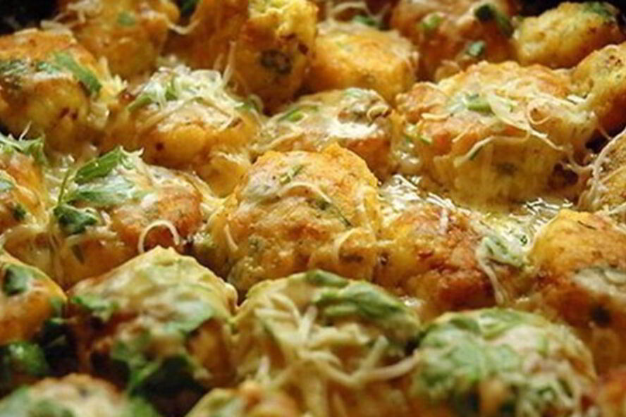 Рецепт куриных тефтелей в соусе