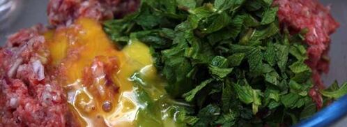 мясные тефтели в томатном соусе. Шаг 3