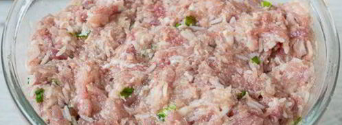 нежные тефтели в грибном соусе. Шаг 3