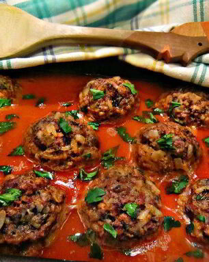 Тефтели с грибами в томатном соусе