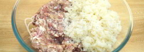 тефтели с рисом в духовке. Шаг 2