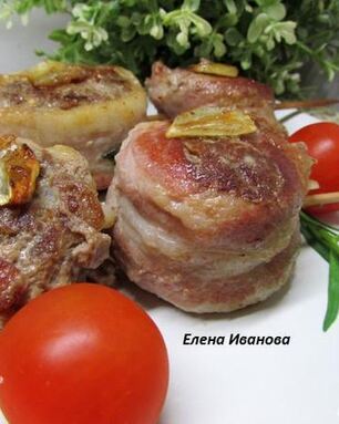 Тефтели в беконе с начинкой из моцареллы