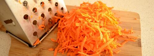 тефтели в сметанно томатном соусе на сковороде. Шаг 2