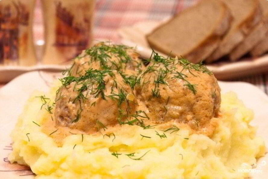 Рецепт тефтелей в томатно-сметанном соусе