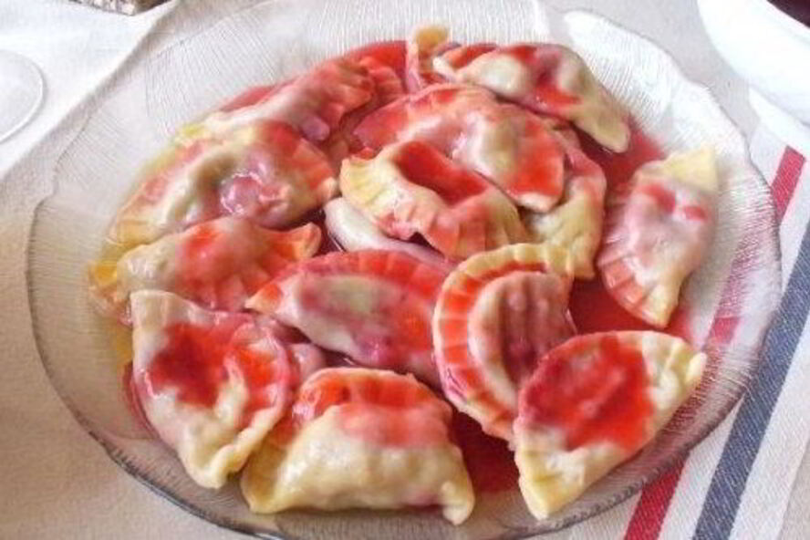 Рецепт домашних вареников со свежей малиной