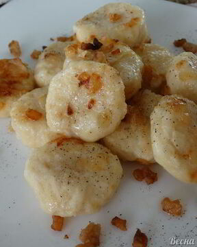 Ленивые вареники из картошки со шкварками