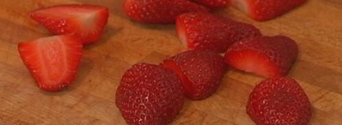 ленивые вареники с клубникой и базиликом. Шаг 9