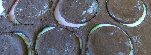 шоколадные вареники с ягодами. Шаг 8