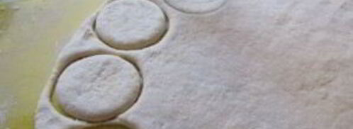 тесто для вареников на пару на кефире. Шаг 4