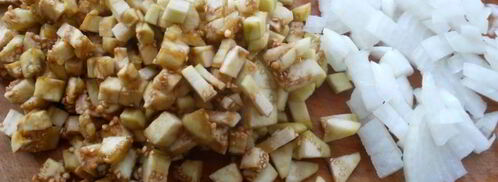 вареники из яичного теста с курицей и баклажанами. Шаг 3