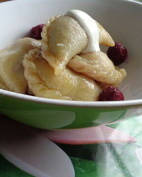 Вареники из заварного теста с вишней