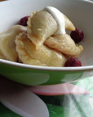 Вареники из заварного теста с вишней