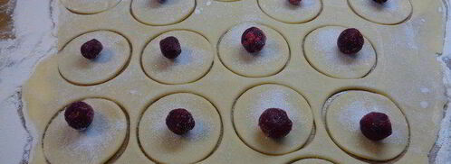 вареники из заварного теста с вишней. Шаг 6