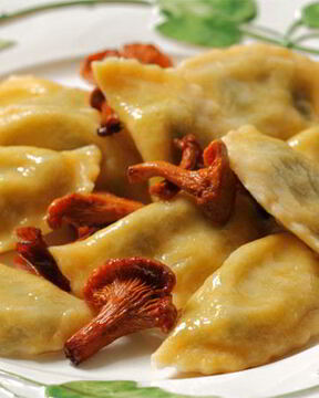 Вареники с капустой и грибами