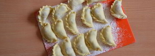 вареники с клубникой на кефире. Шаг 10