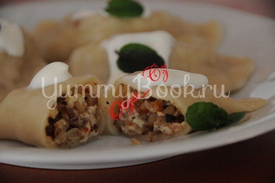 Рецепт вареников с творогом, гречневой кашей и мятой