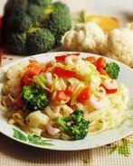 Яичная лапша с креветками