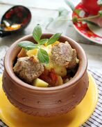 Жаркое из баранины с картошкой в кастрюле