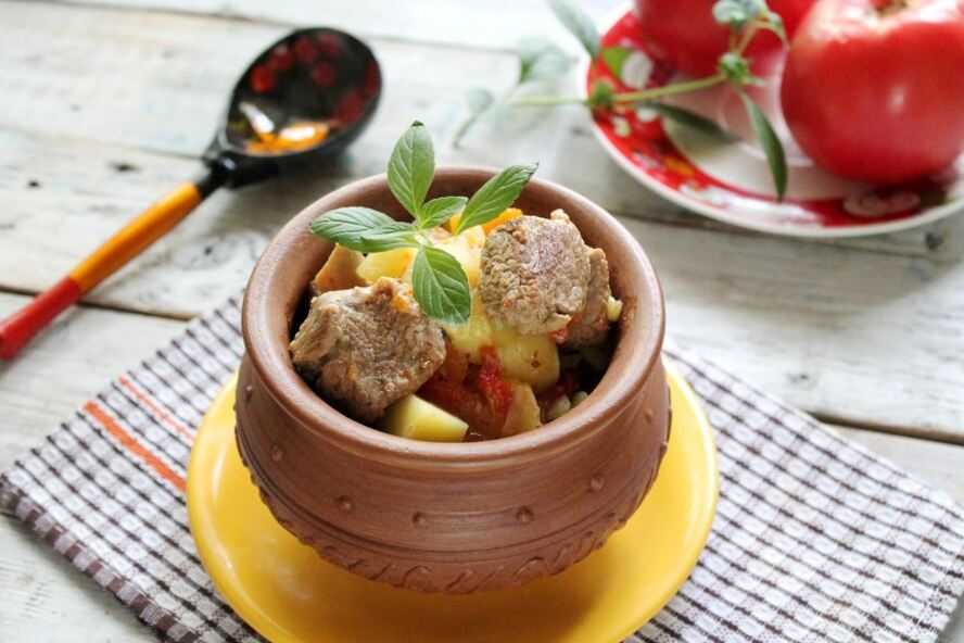 Рецепт жаркого из баранины с картошкой в кастрюле