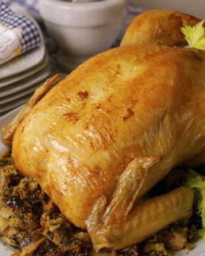 Жаркое из фаршированной курицы