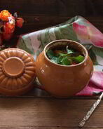 Жаркое из курицы в горшочке