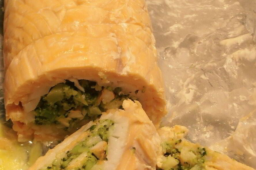 Рецепт жаркого из лосося и баккала с начинкой из красных креветок