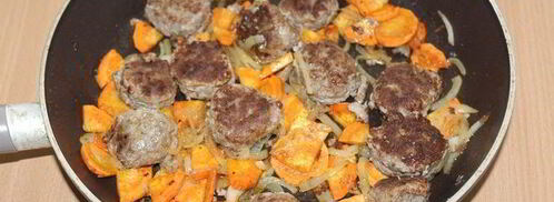 жаркое с фрикадельками и макаронами. Шаг 3