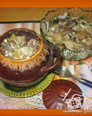 Жаркое с грибами в горшочках