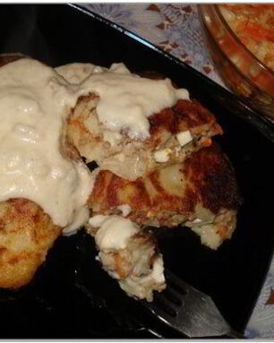 Картофельные зразы и лепешки с одной начинкой