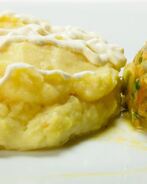 Картофельные зразы с капустой и кабачковой икрой