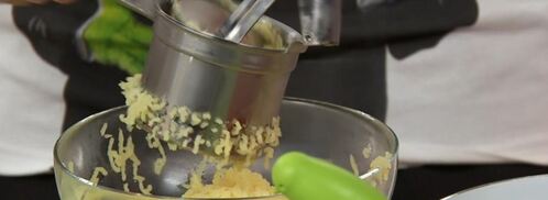 картофельные зразы с капустой и кабачковой икрой. Шаг 4