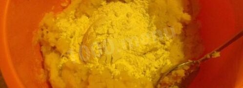 картофельные зразы с сайрой. Шаг 7