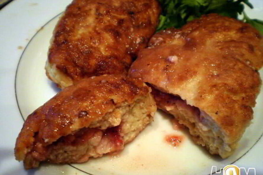 Рецепт мясных зраз с клубникой и сыром фета