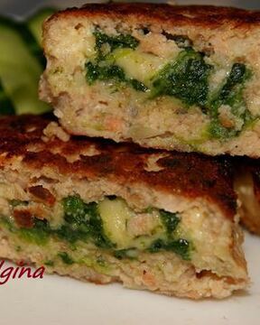 Зразы из горбуши с сыром и шпинатом