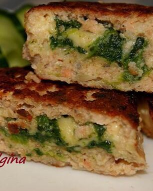 Зразы из горбуши с сыром и шпинатом