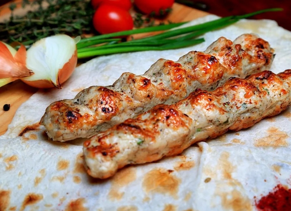 Как приготовить сочный куриный шашлык? Рассказываем секреты нежного мяса