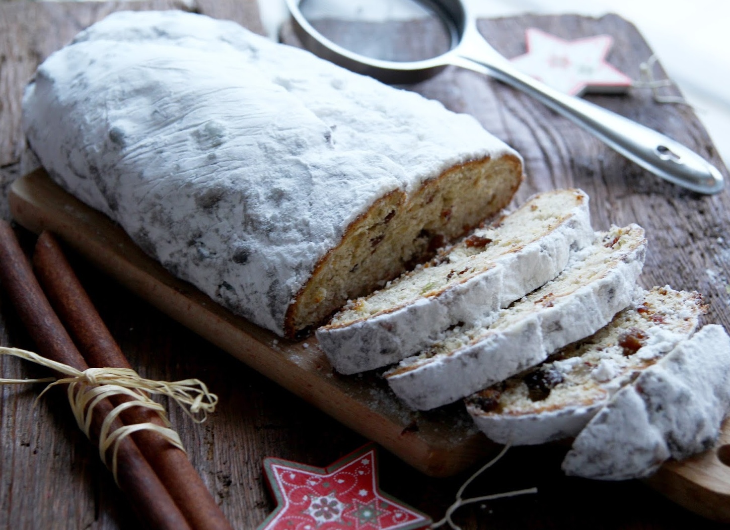 Рождественский штоллен: традиционный рецепт с современным вкусным акцентом