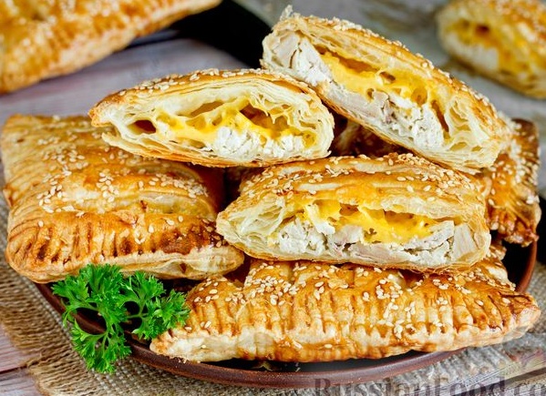 Рецепт вкуснейших слоек с курицей и сыром