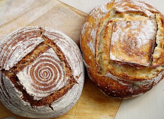 Хлеб без замеса теста, который долго не черствеет. Вкус как из печи. Тонкая корочка и воздушный мякиш.</p>
<p>Мой любимый рецепт