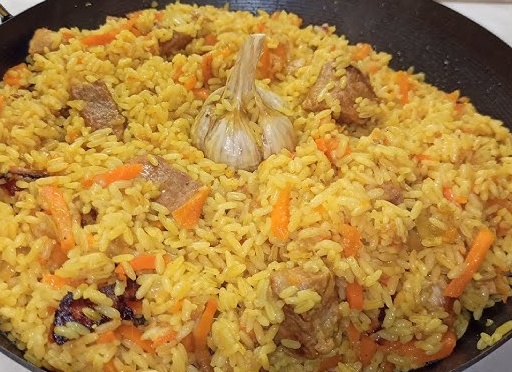 Как приготовить вкусный плов на сковороде — простой пошаговый рецепт