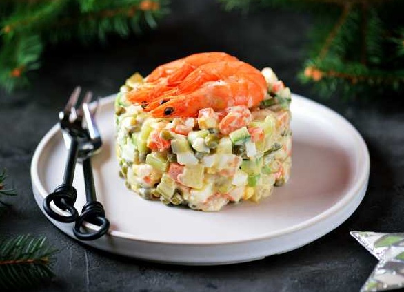 Салат Оливье с морепродуктами