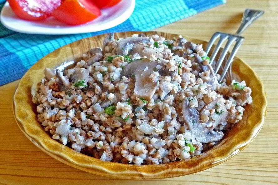 Рецепт гречки с грибами и луком