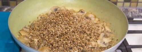 гречка с грибами в горшочке. Шаг 7