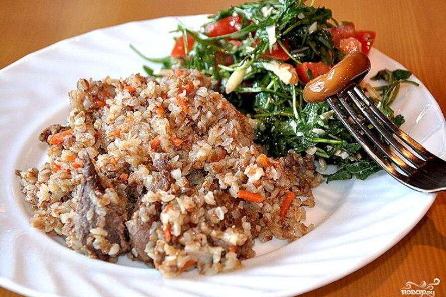 Рецепт гречки с тушенкой и грибами