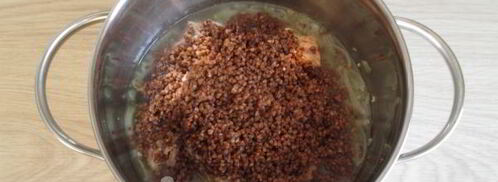 гречка с тушенкой в кастрюле. Шаг 8