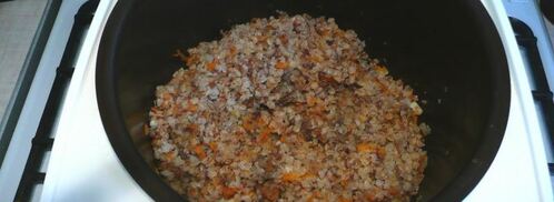 гречка с тушенкой в мультиварке. Шаг 9