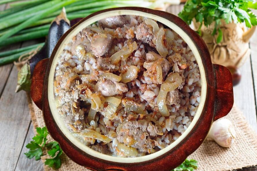 Рецепт гречки в горшочках с печенью