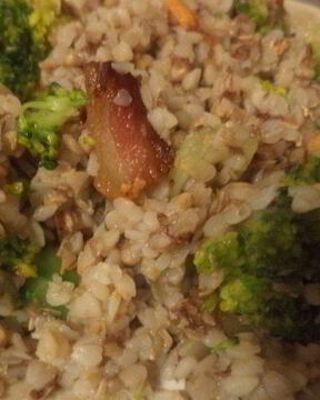 Гречневая каша с брокколи, морковью и сельдереем