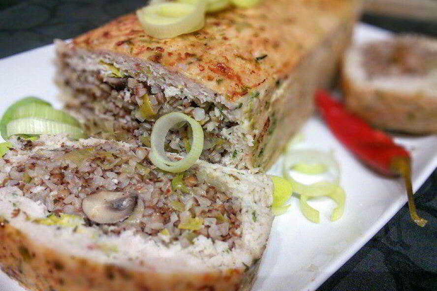 Рецепт гречневой каши с шампиньонами в мясном хлебце